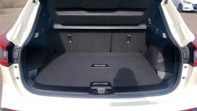 Nissan Qashqai 1.6 DiG-T Tekna [Glass Roof pack] 5dr Petrol Hatchback